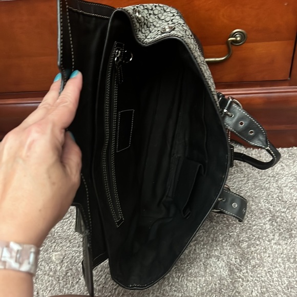 Signature Coach Purse - Picture 3 of 5